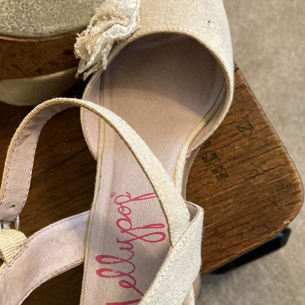 Jellypop Aston Wedge Sandals Like New!